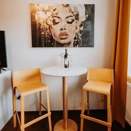 Design Studio, 400m From The Square Appartement *