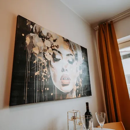 Appartement Design Studio, 400m From The Square *